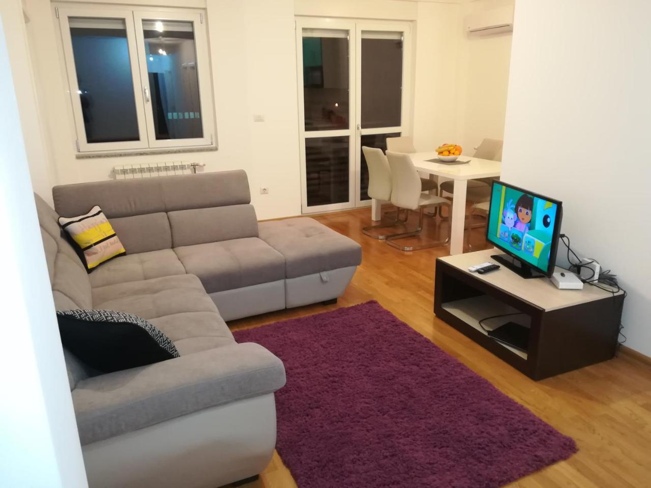 Butterfly Apartman Čačak Kültér fotó