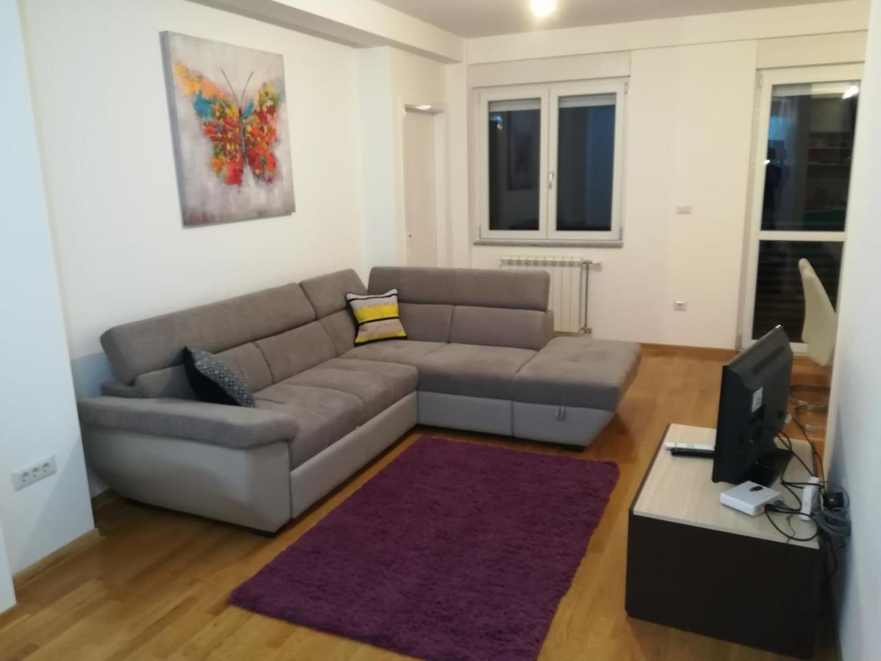 Butterfly Apartman Čačak Kültér fotó