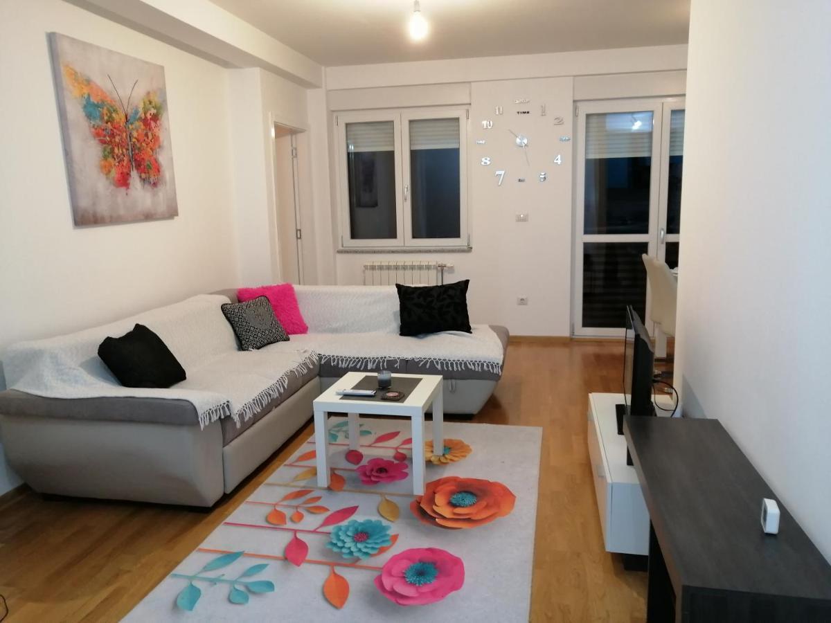 Butterfly Apartman Čačak Kültér fotó
